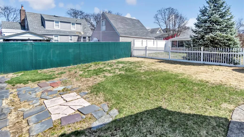 245 Madison Avenue Oceanside NY 11572