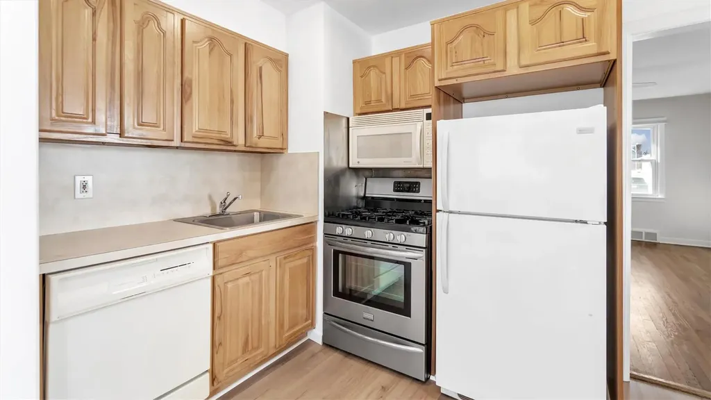 245 Madison Avenue Oceanside NY 11572