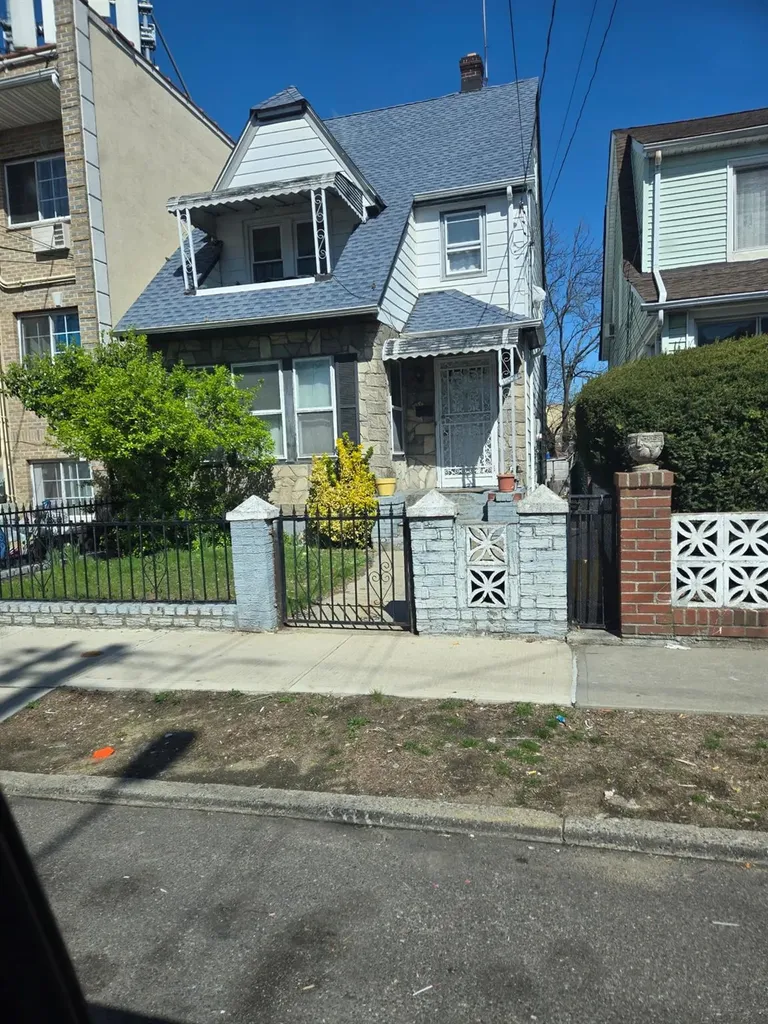 189-21 117th Road Saint Albans NY 11412
