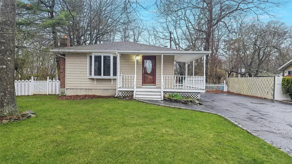 34 Terapin Street Mastic NY 11950