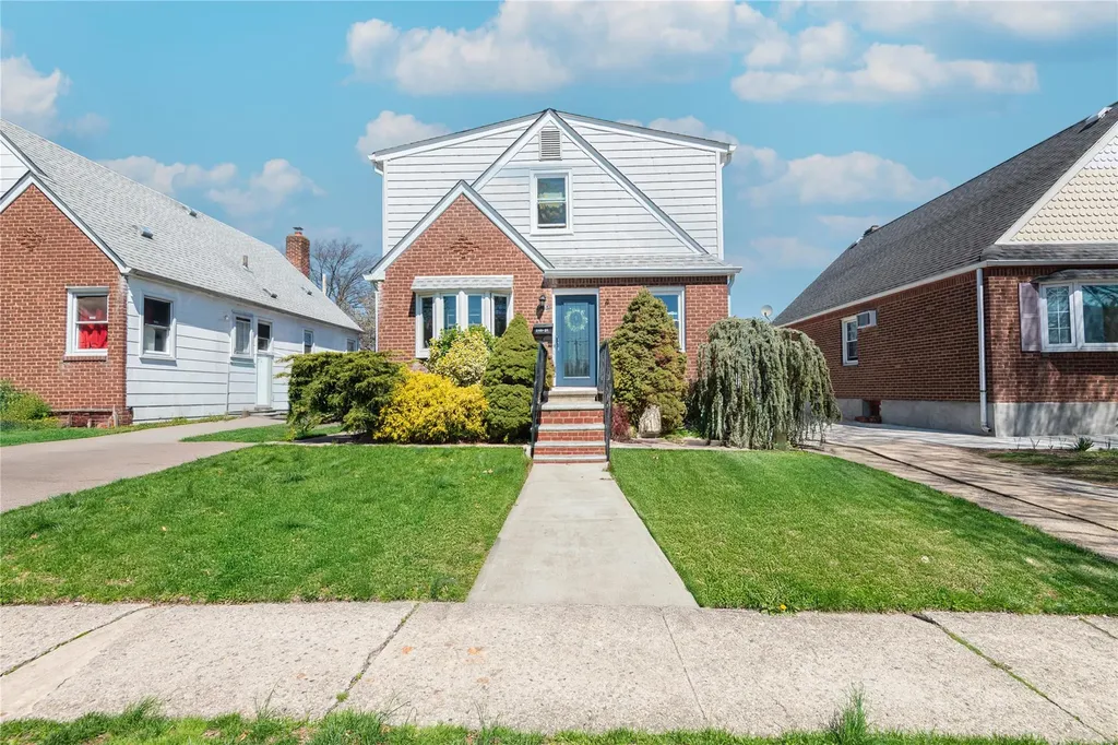 246-31 87 Avenue Bellerose NY 11426