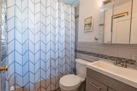 246-31 87 Avenue Bellerose NY 11426