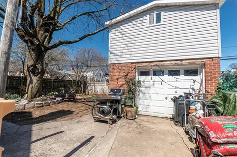 246-31 87 Avenue Bellerose NY 11426