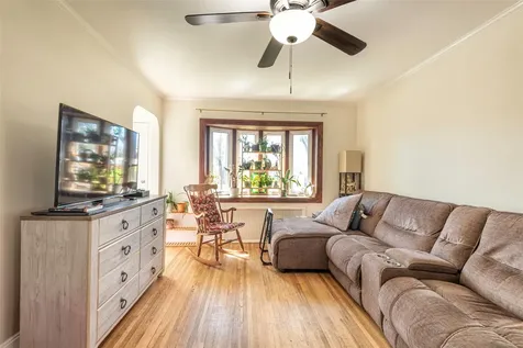 246-31 87 Avenue Bellerose NY 11426