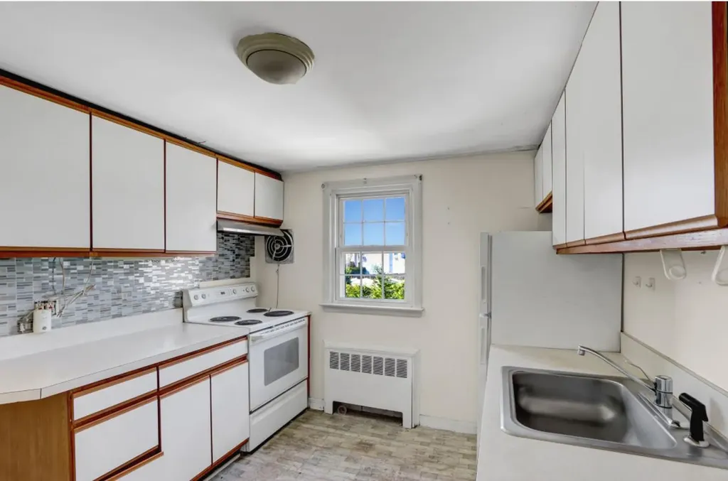 689 Nicolls Road Deer Park NY 11729