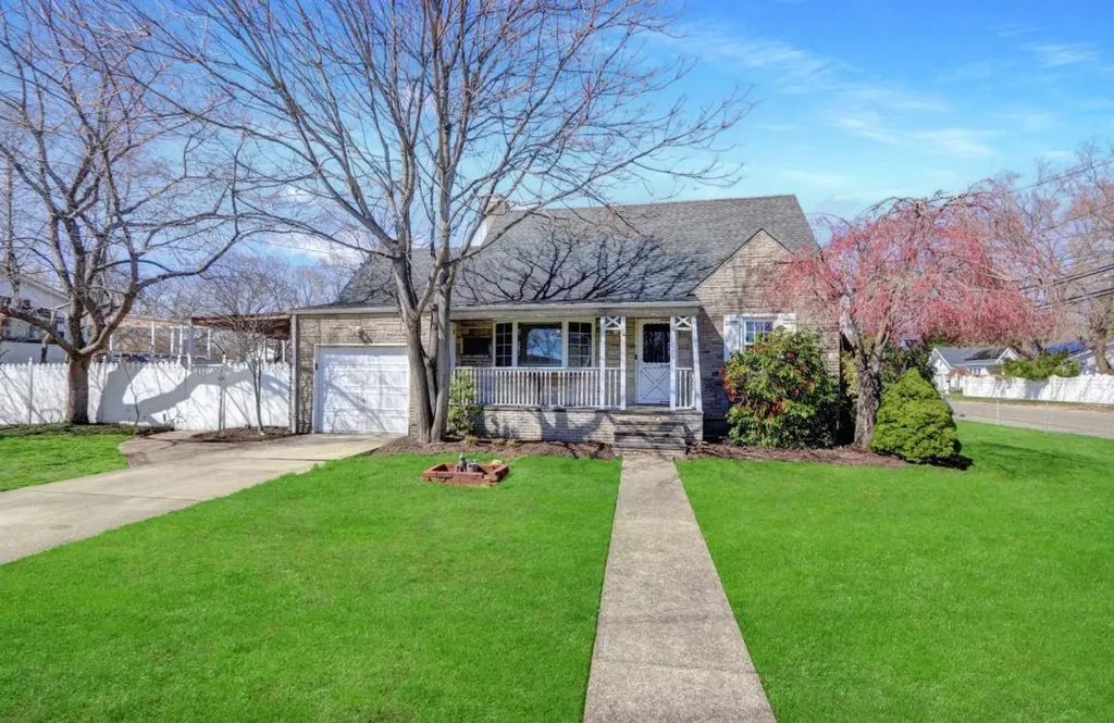 689 Nicolls Road Deer Park NY 11729