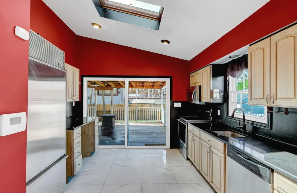 689 Nicolls Road Deer Park NY 11729