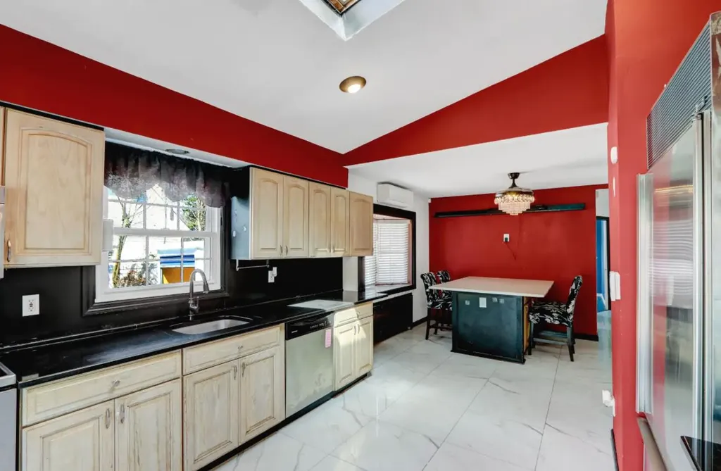 689 Nicolls Road Deer Park NY 11729