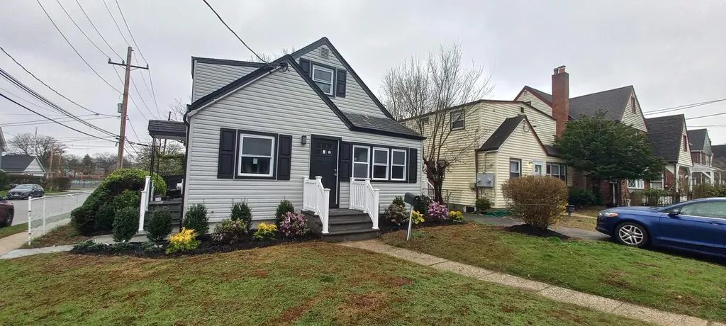 3 Hampton Road Lynbrook NY 11563