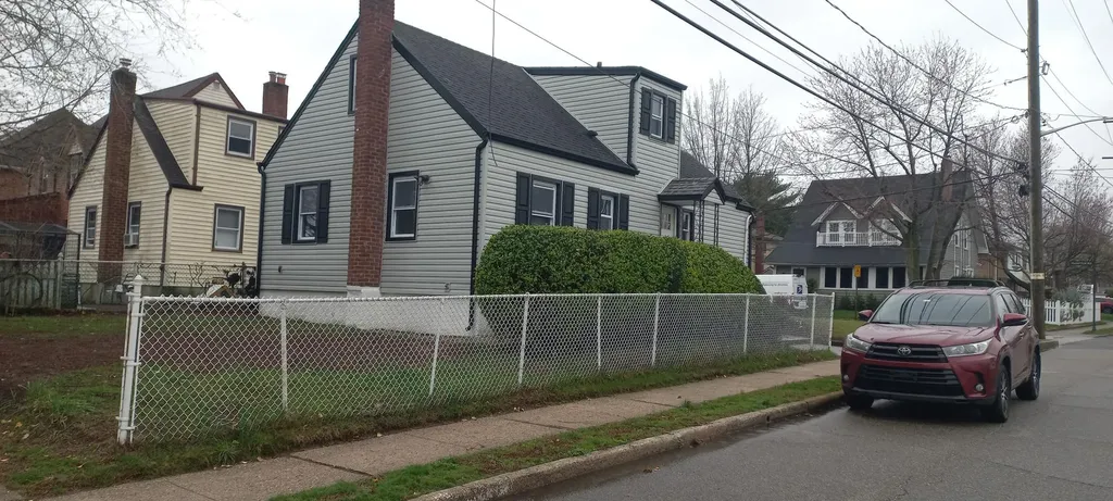 3 Hampton Road Lynbrook NY 11563