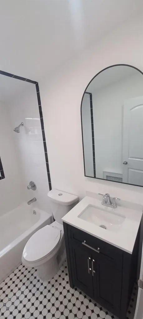 3 Hampton Road Lynbrook NY 11563