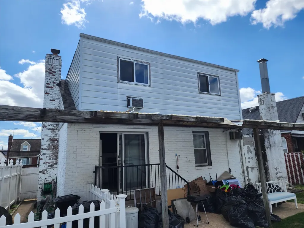 24 Standish Road Valley Stream NY 11580
