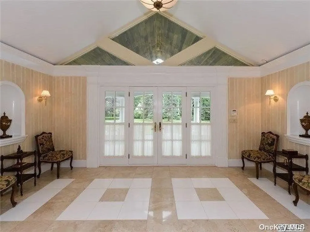 27 Emerson Road Oyster Bay NY 11545