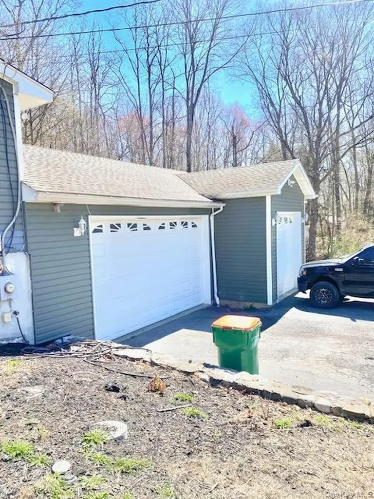 7 Broadview Road Poughkeepsie NY 12603