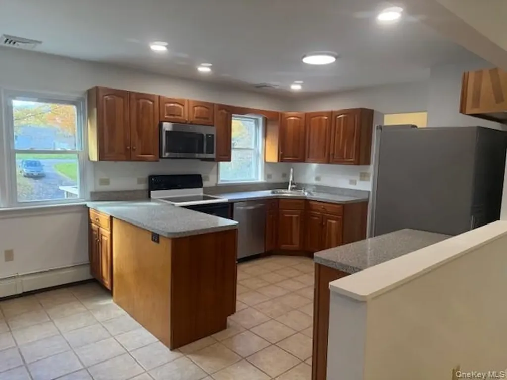 7 Broadview Road Poughkeepsie NY 12603