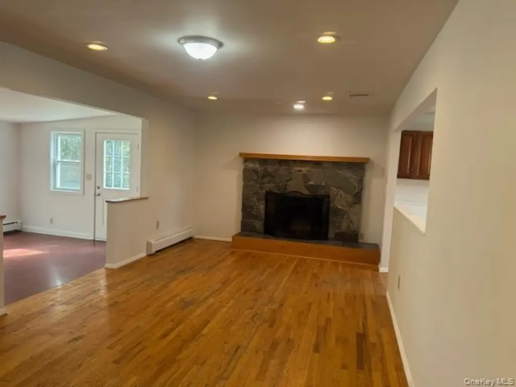 7 Broadview Road Poughkeepsie NY 12603