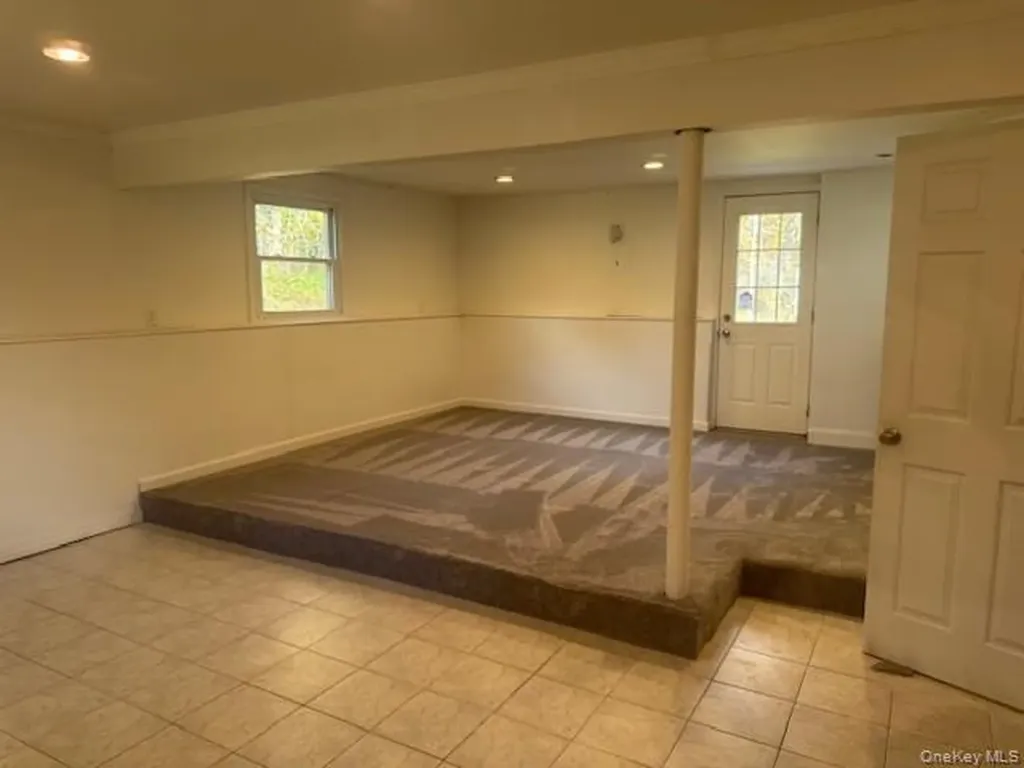 7 Broadview Road Poughkeepsie NY 12603