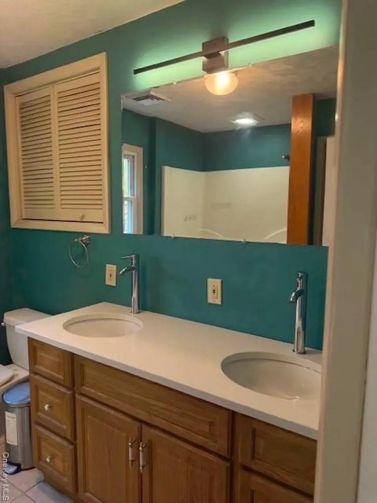 7 Broadview Road Poughkeepsie NY 12603