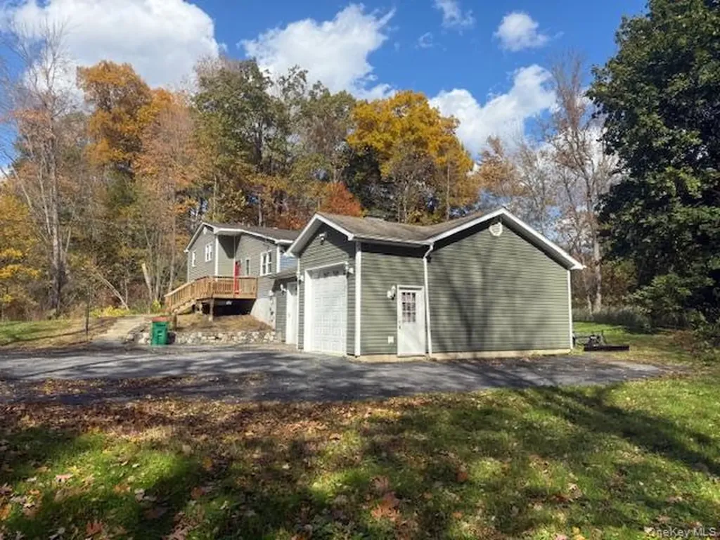 7 Broadview Road Poughkeepsie NY 12603