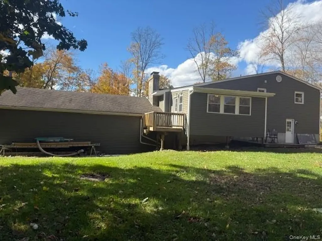 7 Broadview Road Poughkeepsie NY 12603