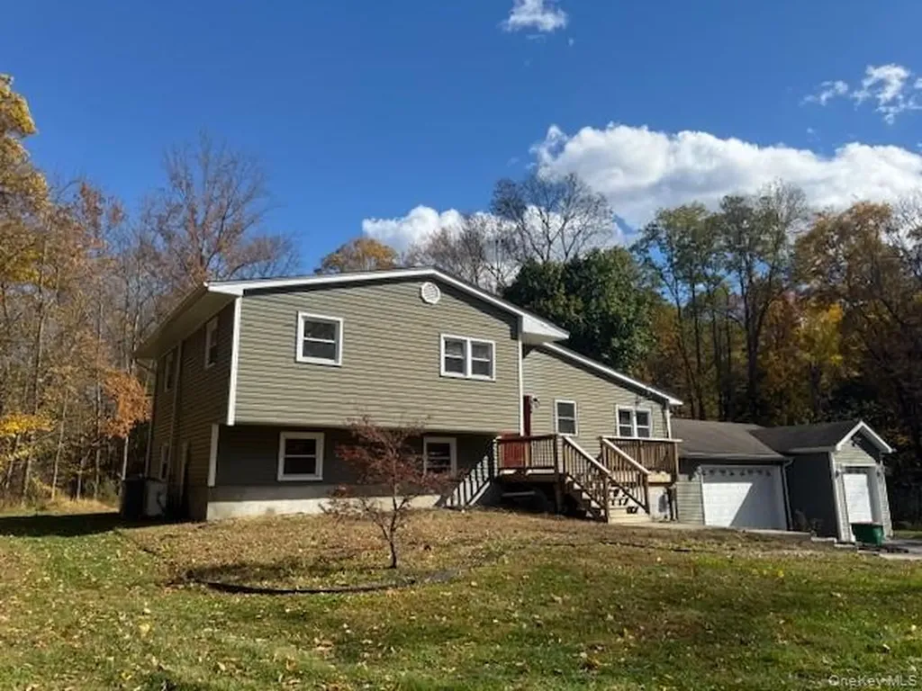 7 Broadview Road Poughkeepsie NY 12603