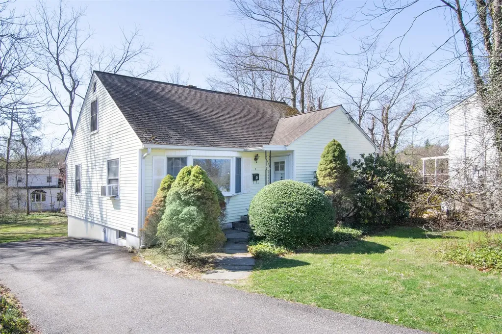 5 Amawalk Court Ossining NY 10562