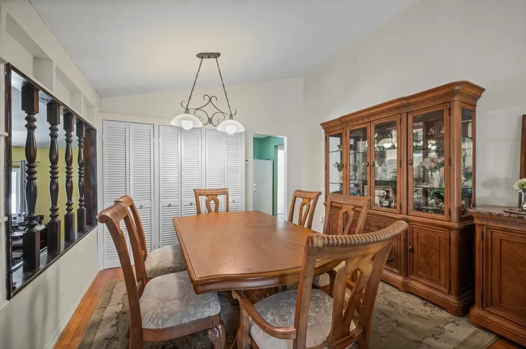 25 Pine Hill Lane Dix Hills NY 11746