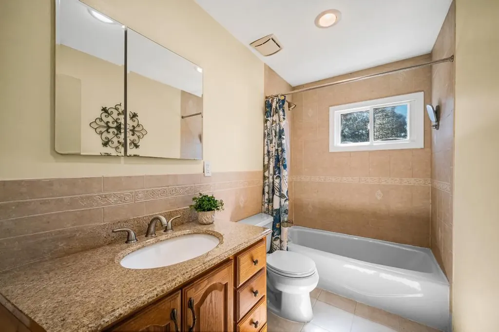 25 Pine Hill Lane Dix Hills NY 11746