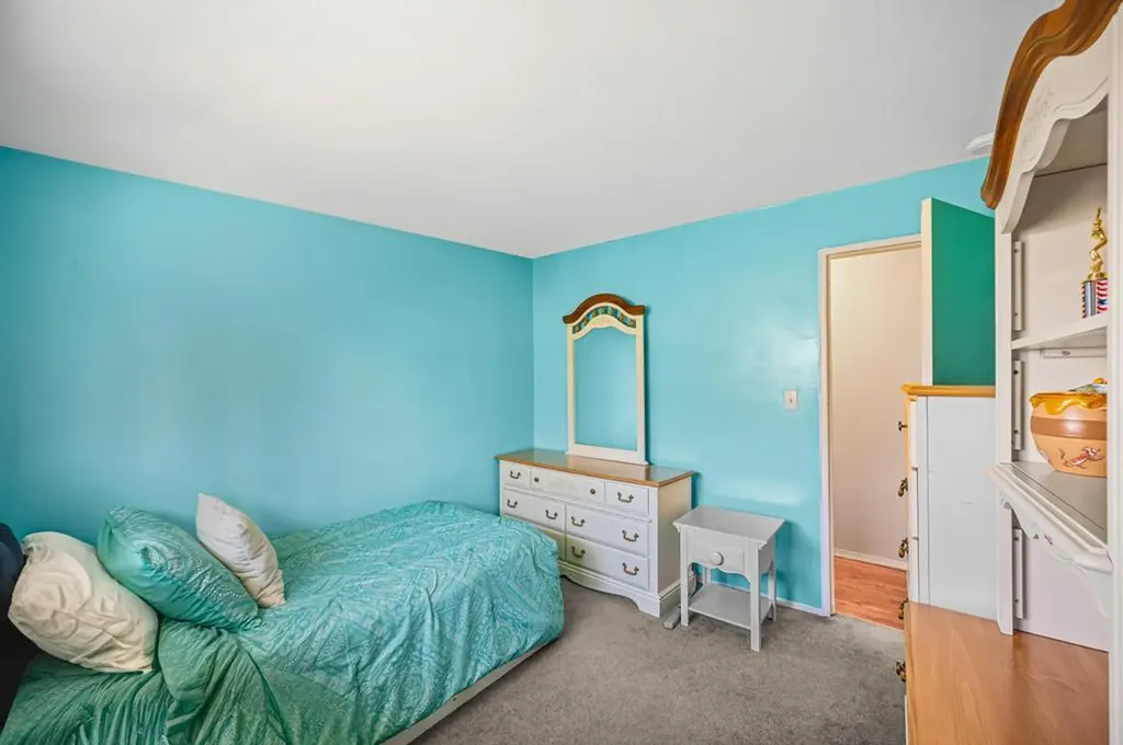 25 Pine Hill Lane Dix Hills NY 11746