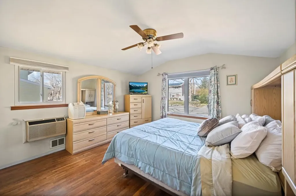 25 Pine Hill Lane Dix Hills NY 11746
