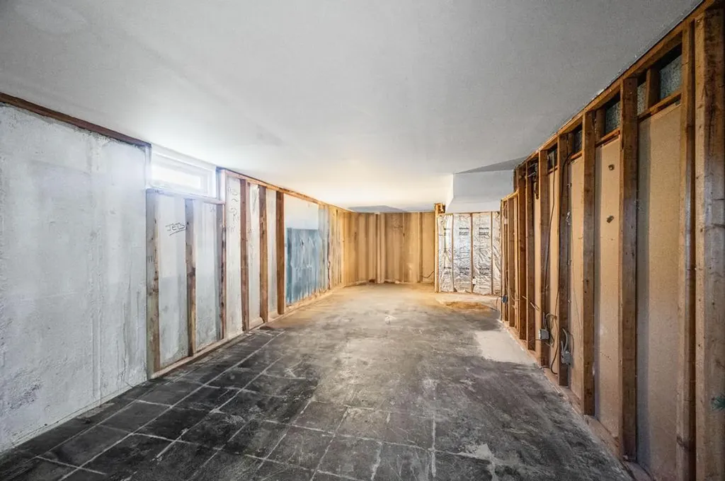 25 Pine Hill Lane Dix Hills NY 11746