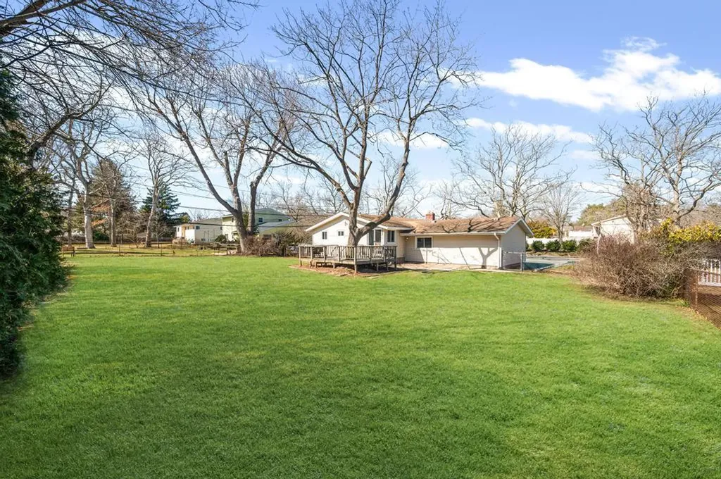 25 Pine Hill Lane Dix Hills NY 11746