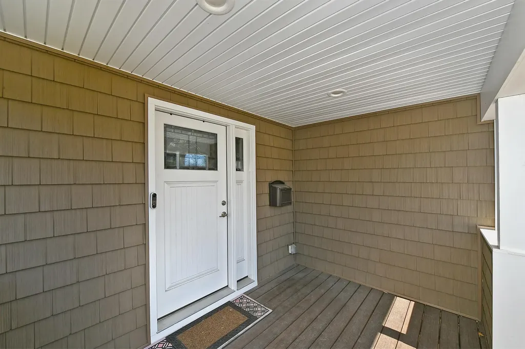 17 2nd Street Islip NY 11751
