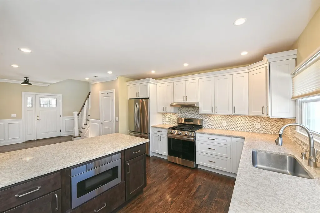 17 2nd Street Islip NY 11751