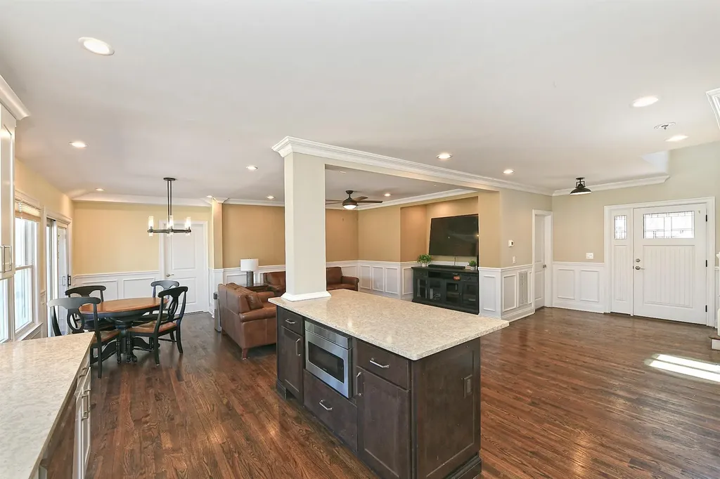 17 2nd Street Islip NY 11751