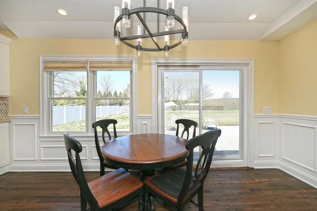 17 2nd Street Islip NY 11751