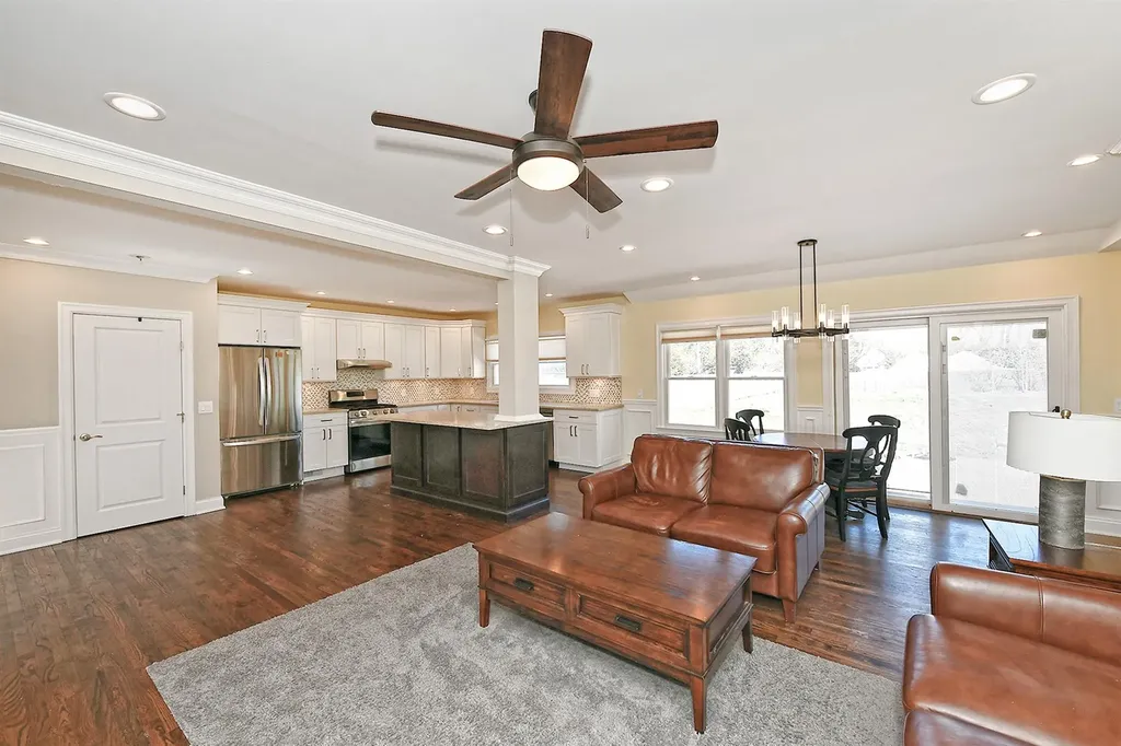 17 2nd Street Islip NY 11751
