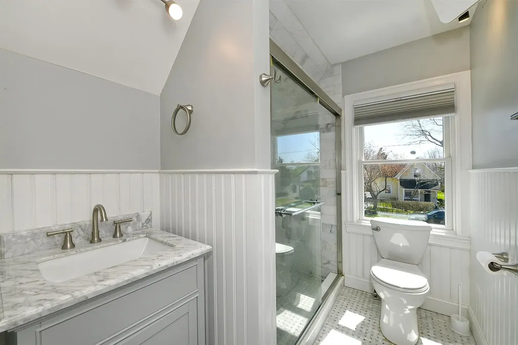 17 2nd Street Islip NY 11751