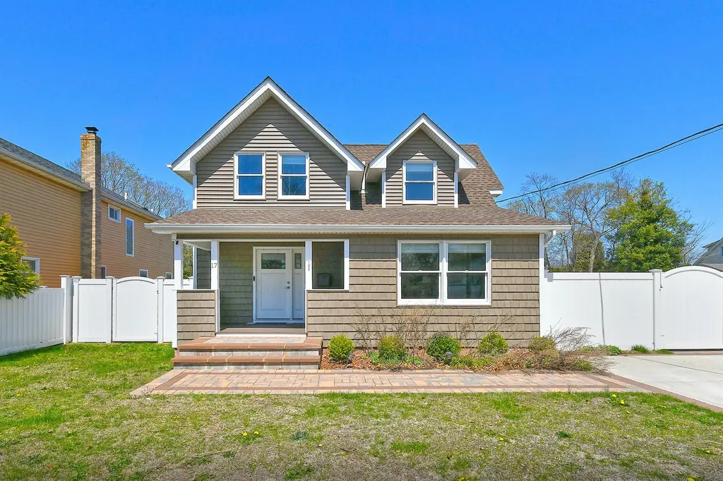 17 2nd Street Islip NY 11751