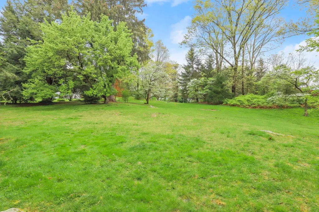 32-4 Orchard Drive Armonk NY 10504