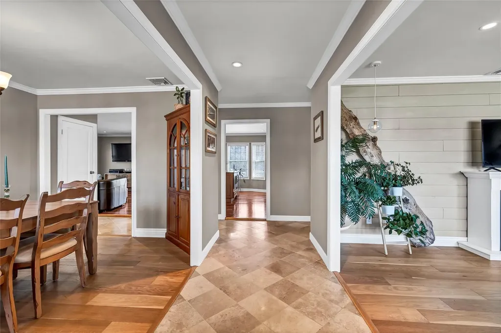 76 Sequoia Way Holbrook NY 11741