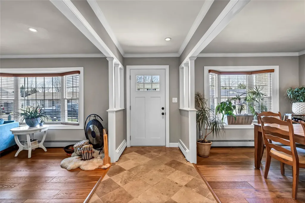 76 Sequoia Way Holbrook NY 11741