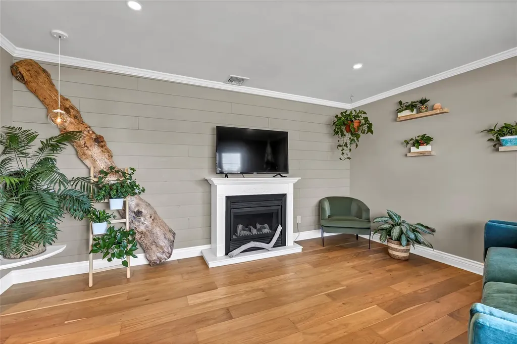 76 Sequoia Way Holbrook NY 11741