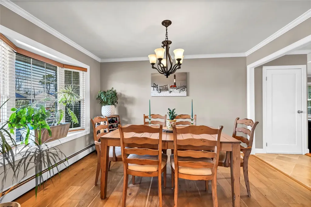 76 Sequoia Way Holbrook NY 11741