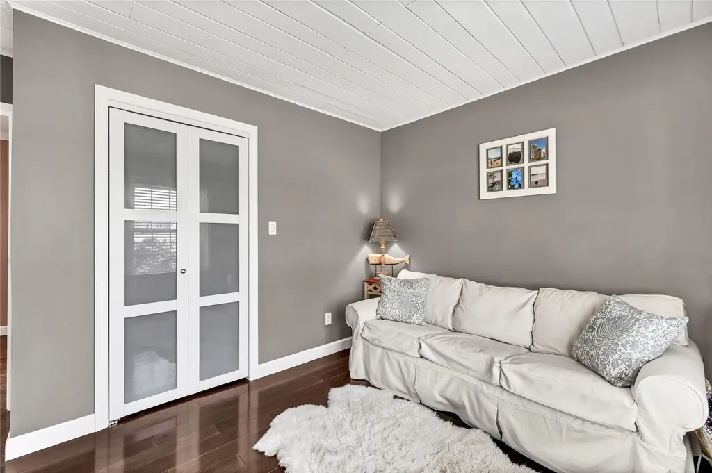 76 Sequoia Way Holbrook NY 11741