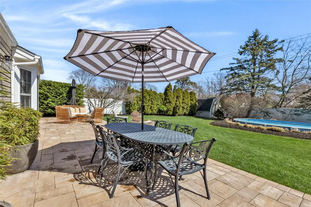 76 Sequoia Way Holbrook NY 11741