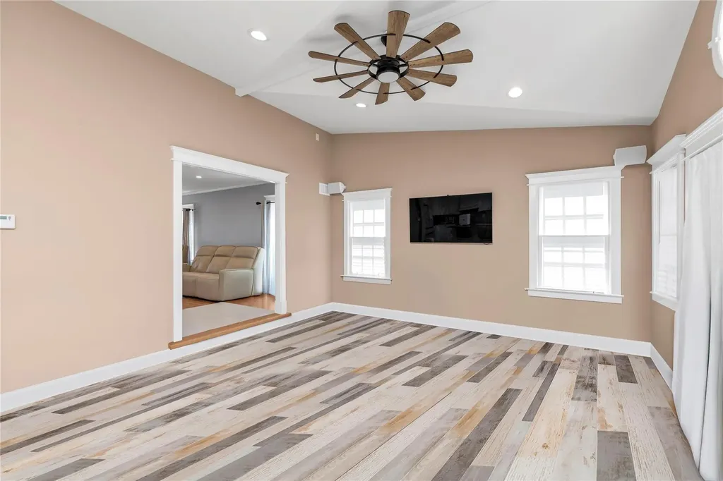 4 Oak Ridge Lane Albertson NY 11507