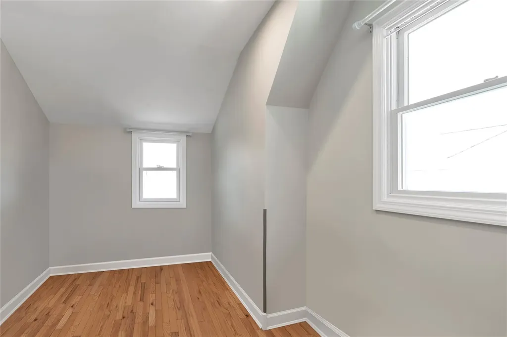 4 Oak Ridge Lane Albertson NY 11507