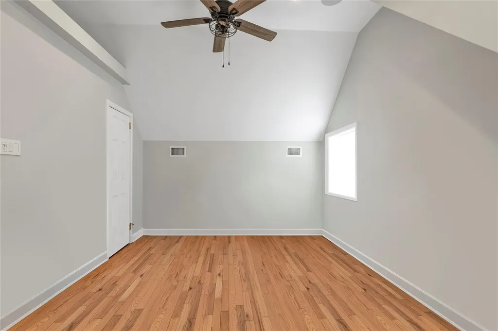 4 Oak Ridge Lane Albertson NY 11507