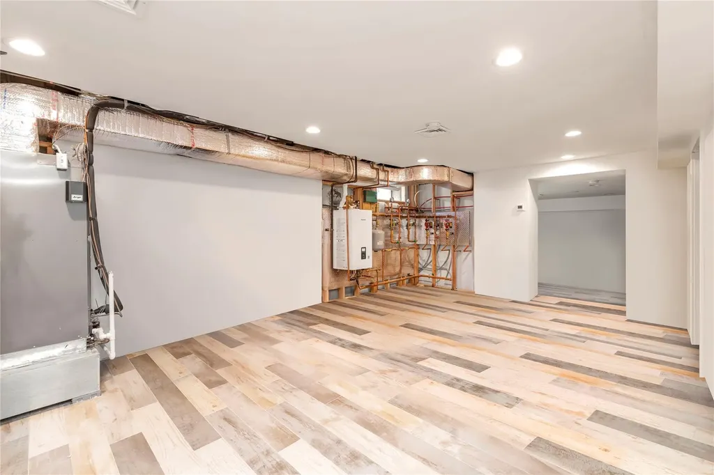 4 Oak Ridge Lane Albertson NY 11507